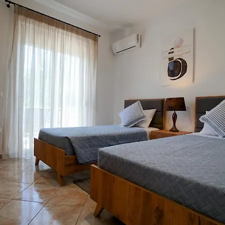 Anna's Κρεμαστή