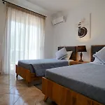 Anna's Kremastí
